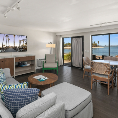  Bayside Bungalow, Cove Firepit view living area