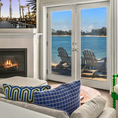 Bayside Fireplace Suite Living and View
