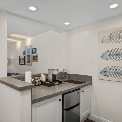 Garden Bungalow Wet Bar