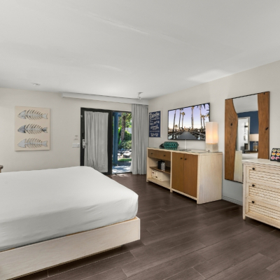Lanai garden one queen bedroom